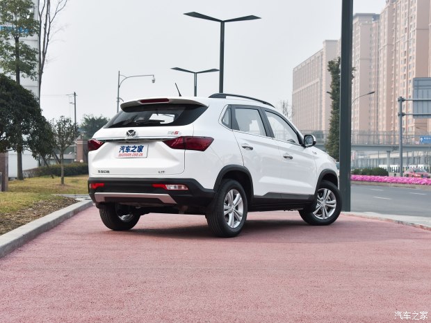 北汽银翔 北汽幻速S5 2017款 1.3T 手动尊贵型