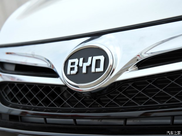 比亚迪 秦 2015款 1.5T 双冠旗舰Plus版