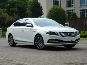 广汽乘用车 传祺GA8 2016款 320T 豪华版