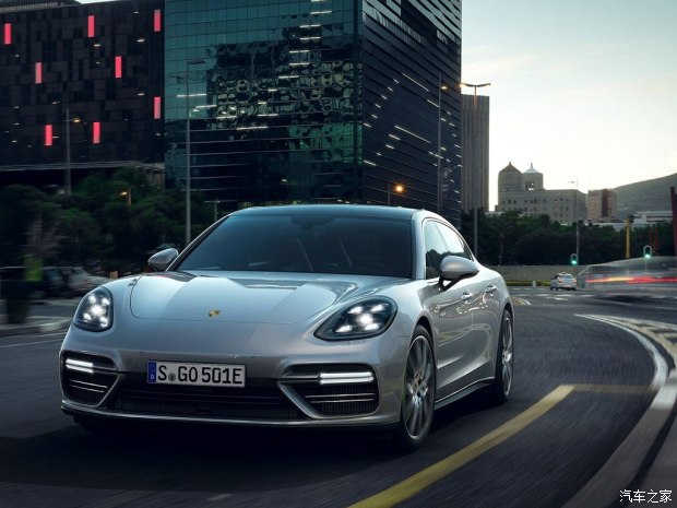 保时捷 Panamera新能源 2018款 Panamera Turbo S E-Hybrid 保时捷 Panamera新能源 2018款 Panamera Turbo S E-Hybrid