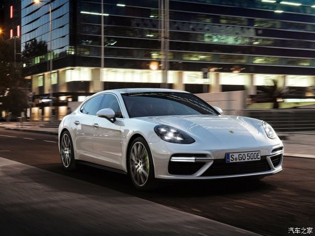 保时捷 Panamera新能源 2018款 Panamera Turbo S E-Hybrid 保时捷 Panamera新能源 2018款 Panamera Turbo S E-Hybrid