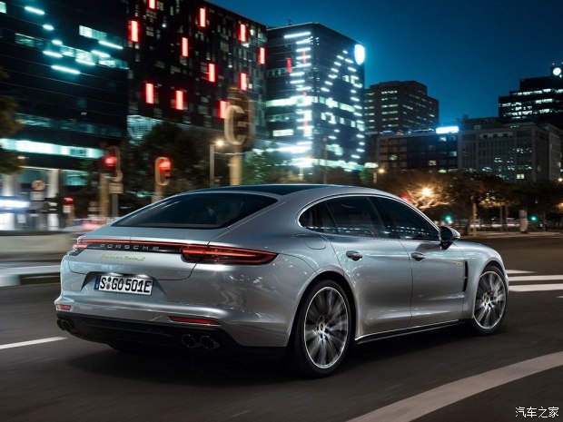 保时捷 Panamera新能源 2018款 Panamera Turbo S E-Hybrid 保时捷 Panamera新能源 2018款 Panamera Turbo S E-Hybrid