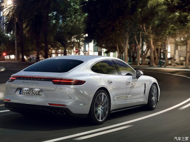 保时捷 Panamera新能源 2018款 Panamera Turbo S E-Hybrid 保时捷 Panamera新能源 2018款 Panamera Turbo S E-Hybrid