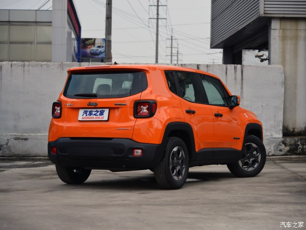 广汽菲克Jeep 自由侠 2016款 1.4T 手动动能版 广汽菲克Jeep 自由侠 2016款 1.4T 手动动能版