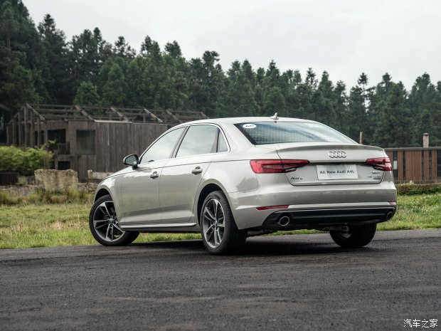 一汽-大众奥迪 奥迪A4L 2017款 45 TFSI quattro 风尚型 一汽-大众奥迪 奥迪A4L 2017款 45 TFSI quattro 风尚型
