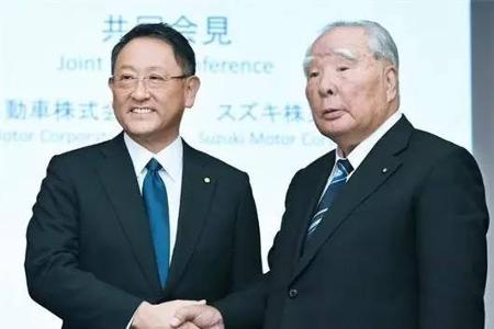 本田急了丰田悔了 纯电动汽车狼来了！
