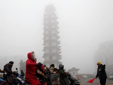 雾霾这么严重！停车为什么如此之难？