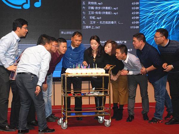 新翔升十岁了，祝福你