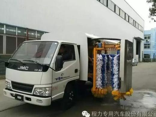 程力精工制造—护栏清洗车　一直被模仿从未被超越