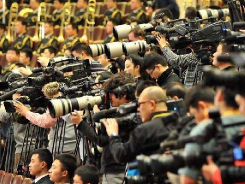 新能源汽车成两会热词 什么车企更有机会冲出重围