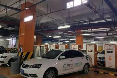 网约车| 当曹操专车遇上充电桩