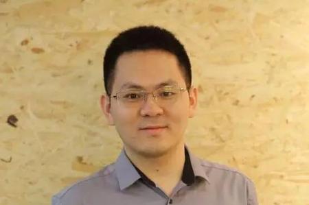 联桩新能源毛纯华：新能源汽车领域机会与风险并存