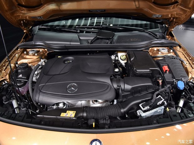 奔驰(进口) 奔驰GLA(进口) 2018款 GLA 250 4MATIC 奔驰(进口) 奔驰GLA(进口) 2018款 GLA 250 4MATIC