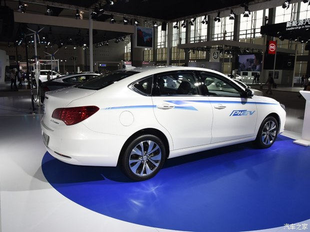 广汽乘用车 传祺GA6 2017款 PHEV 广汽乘用车 传祺GA6 2017款 PHEV