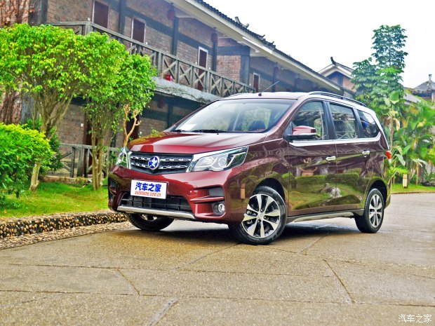 东风启辰 启辰M50V 2017款 1.6L XV CVT尊享版 东风启辰 启辰M50V 2017款 1.6L XV CVT尊享版
