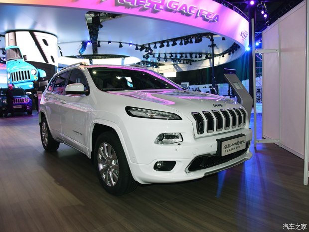 广汽菲克Jeep 自由光 2017款 2.4L 全能版 广汽菲克Jeep 自由光 2017款 2.4L 全能版
