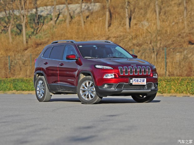 广汽菲克Jeep 自由光 2016款 2.4L 全能版 广汽菲克Jeep 自由光 2016款 2.4L 全能版