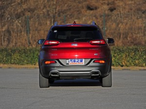 广汽菲克Jeep 自由光 2016款 2.4L 全能版 广汽菲克Jeep 自由光 2016款 2.4L 全能版