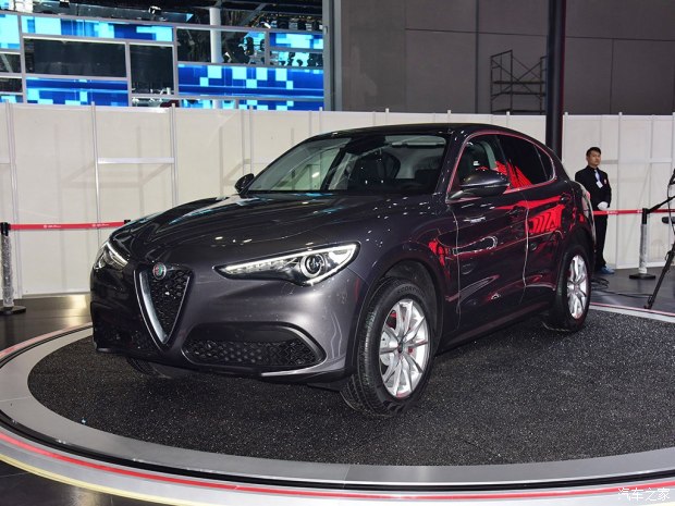 阿尔法・罗密欧 Stelvio 2017款 基本型 阿尔法・罗密欧 Stelvio 2017款 基本型