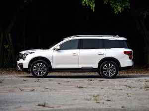 广汽乘用车 传祺GS8 2017款 320T 四驱至尊版