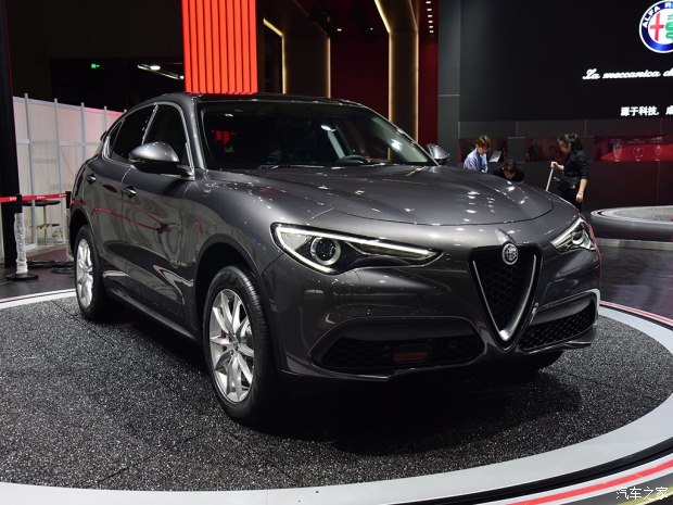 阿尔法・罗密欧 Stelvio 2017款 基本型 阿尔法・罗密欧 Stelvio 2017款 基本型