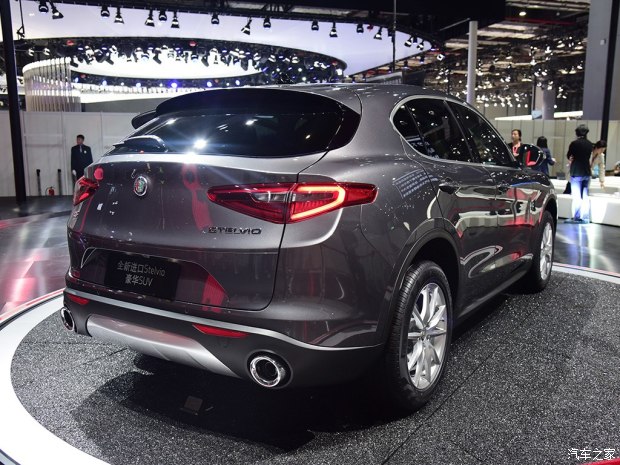 阿尔法・罗密欧 Stelvio 2017款 基本型 阿尔法・罗密欧 Stelvio 2017款 基本型