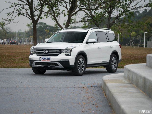 广汽乘用车 传祺GS8 2017款 320T 两驱豪华智联版