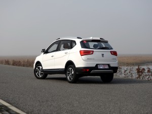 上汽通用五菱 宝骏560 2017款 律动版 1.5T 手动尊享型