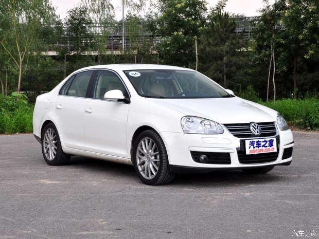 一汽-大众 速腾 2010款 1.4TSI 自动豪华型 一汽-大众 速腾 2010款 1.4TSI 自动豪华型