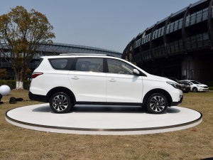 长安汽车 欧尚A800 2017款 手动基本型