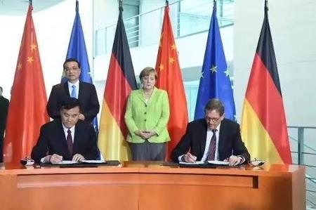 中德两国总理共同见证！江淮汽车与大众汽车正式签订合资合同，安徽先进制造业“一号工程”启航