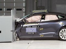 IIHS新成绩：MODEL S再错失“优+”评价