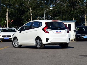 广汽本田 飞度 2016款 1.5L LXS CVT舒适天窗版
