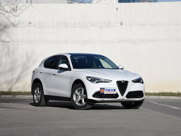 阿尔法・罗密欧 Stelvio 2017款 2.0T 200HP 精英版
