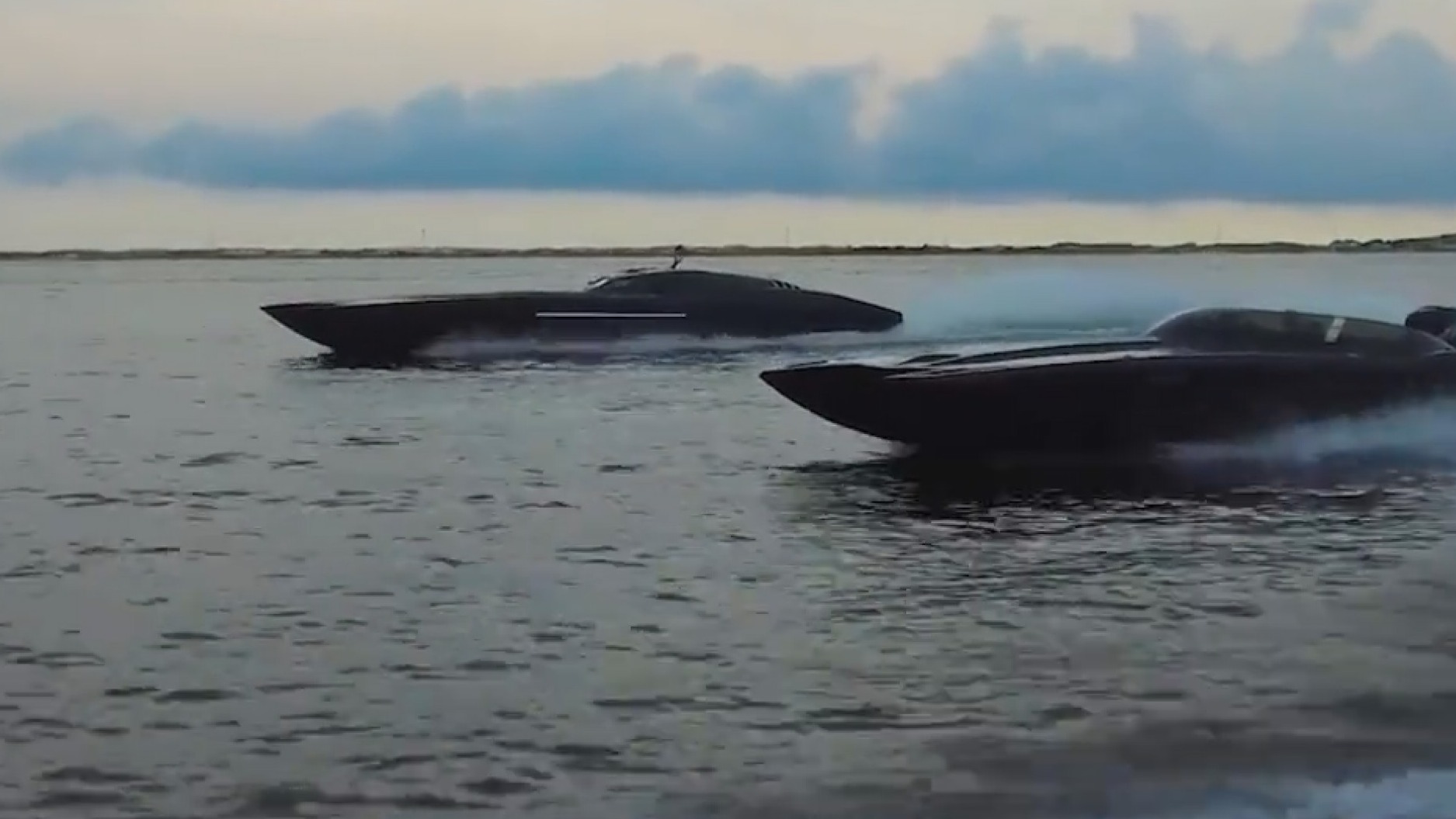 造价1166万元的“超级跑车”，时速300公里，开进水里才知