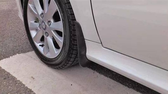 加装挡泥板之后，汽车竟然会发生这么大的变化？