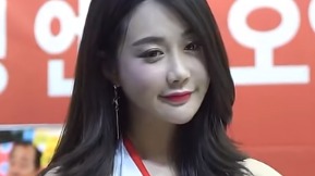 韩国顶级车模，身姿曼妙