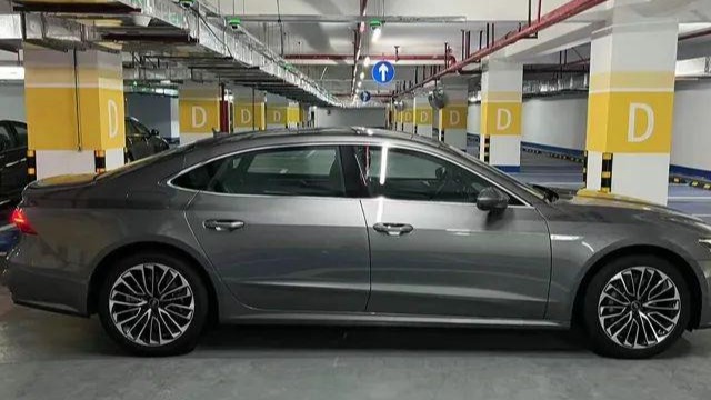 奥迪A7L噩梦不断，上市遇冷加上召回，接下来的路子会更难走