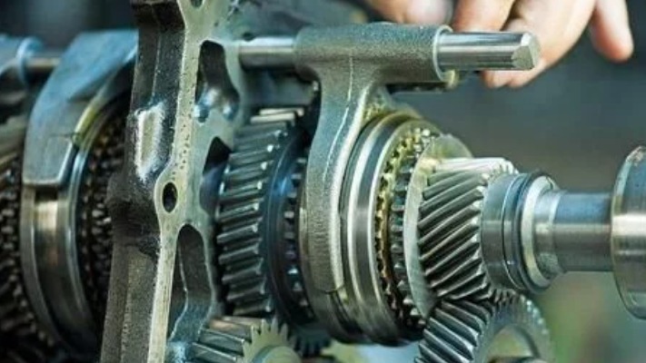 跑高速到底用“S”挡还是“D”挡?交警:正常跑D挡，加速就S挡