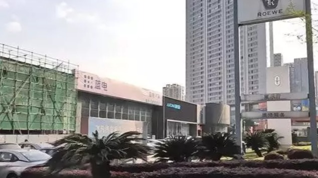 为何桥梁和隧道车道都是实线？能变道超车吗？喵哥给你说清楚