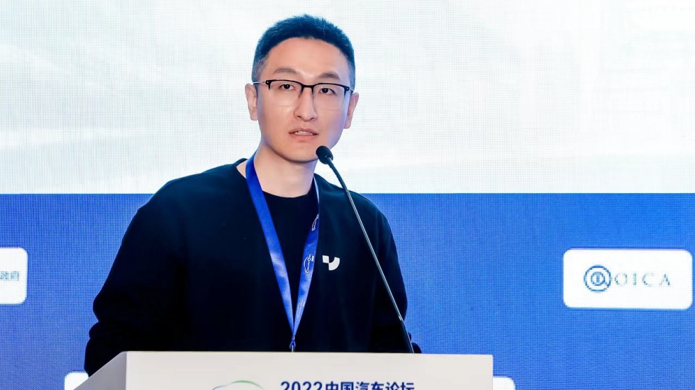 高管接连出走，自动驾驶动荡前行