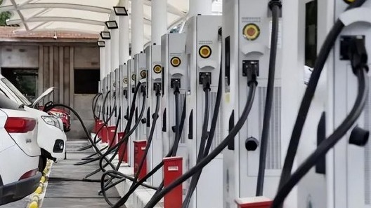 电价与服务费双涨 新能源车还香吗？