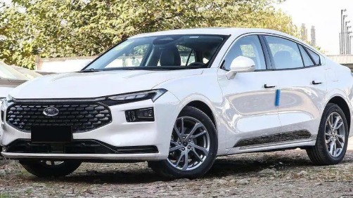 想买B级混动合资车，雅阁VS凯美瑞VS蒙迪欧，选谁不会错？