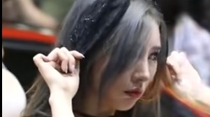 性感车模，身材好棒