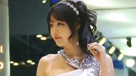 韩国美女车模洪智妍