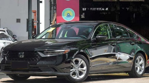 预算不到20万，想买合资B级车，要雅阁还是全新凯美瑞？