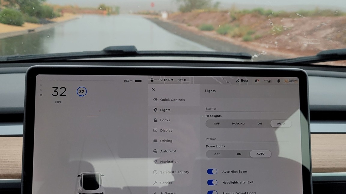 特斯拉自动雨刷太蠢，马斯克道歉并改进