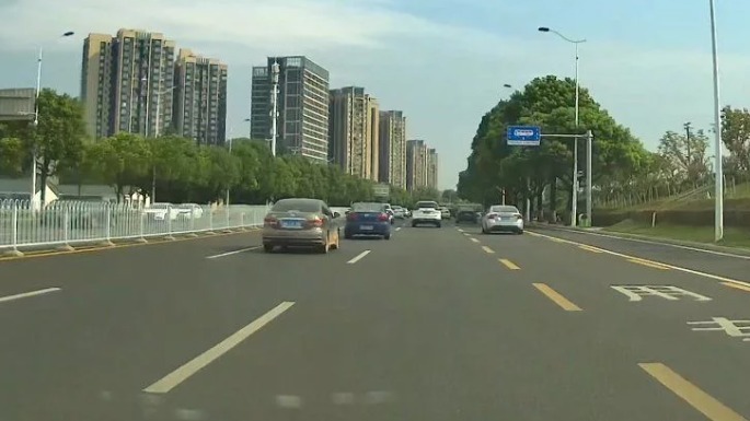 新交规的实施，哪些对我们影响很大？有车没车都看看，避免踩坑
