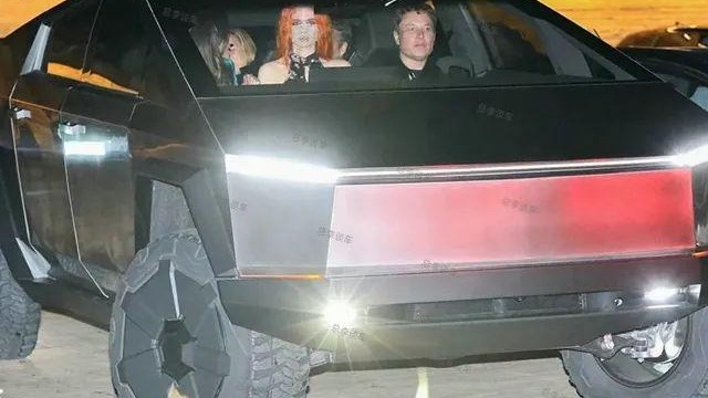 特斯拉市值超过丰田，马斯克那么有钱，他平时开什么车？