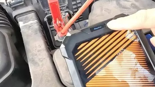 停车为何要车头朝外？只因车头朝外好处太多了，你平时都是怎么停